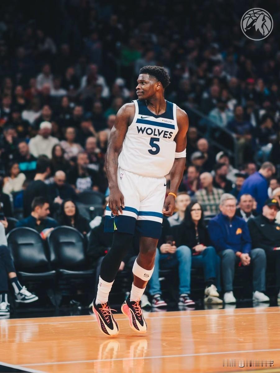 华子爆砍41分关键2罚不中！森林狼113：114不敌太阳，看看球员数据，谁尽力了