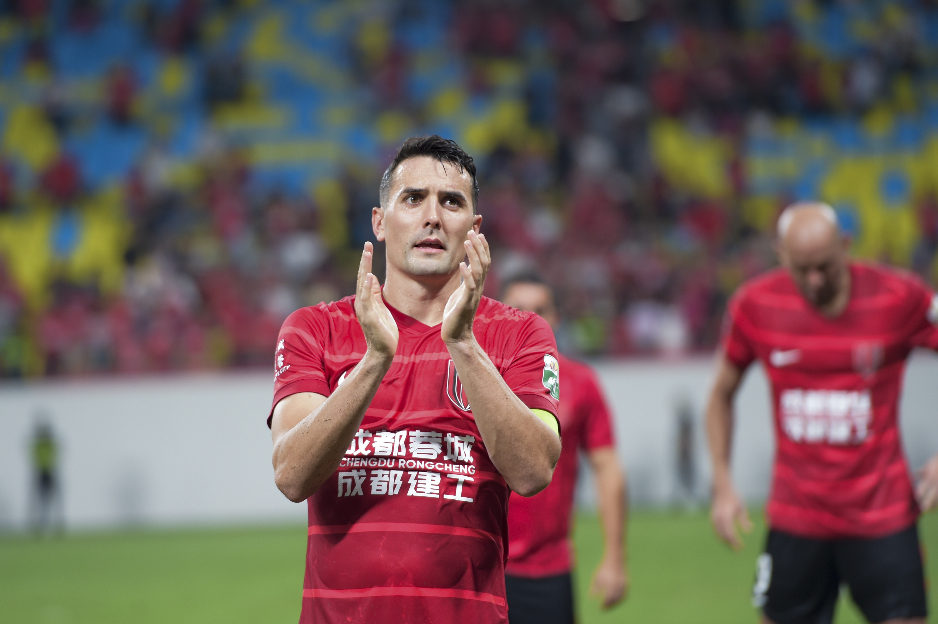 媒体人: 上海海港有意周定洋有段时间了, 不只是为了今年争冠