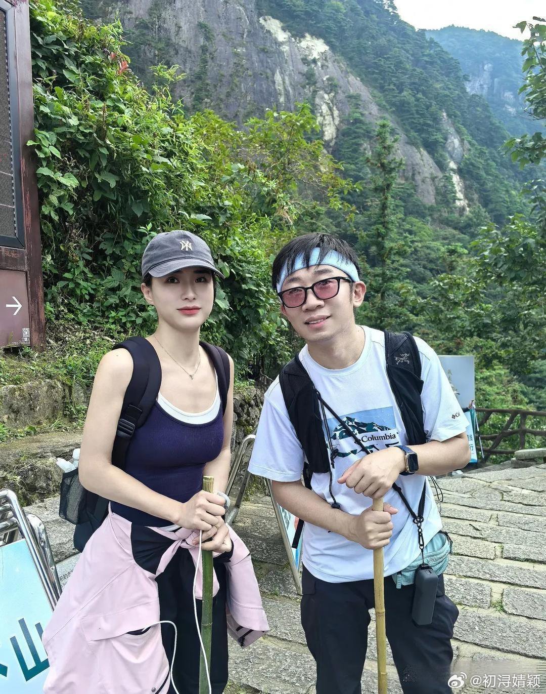 杨迪旁边这个美女看着好眼熟，就是叫不出名字来。​​​