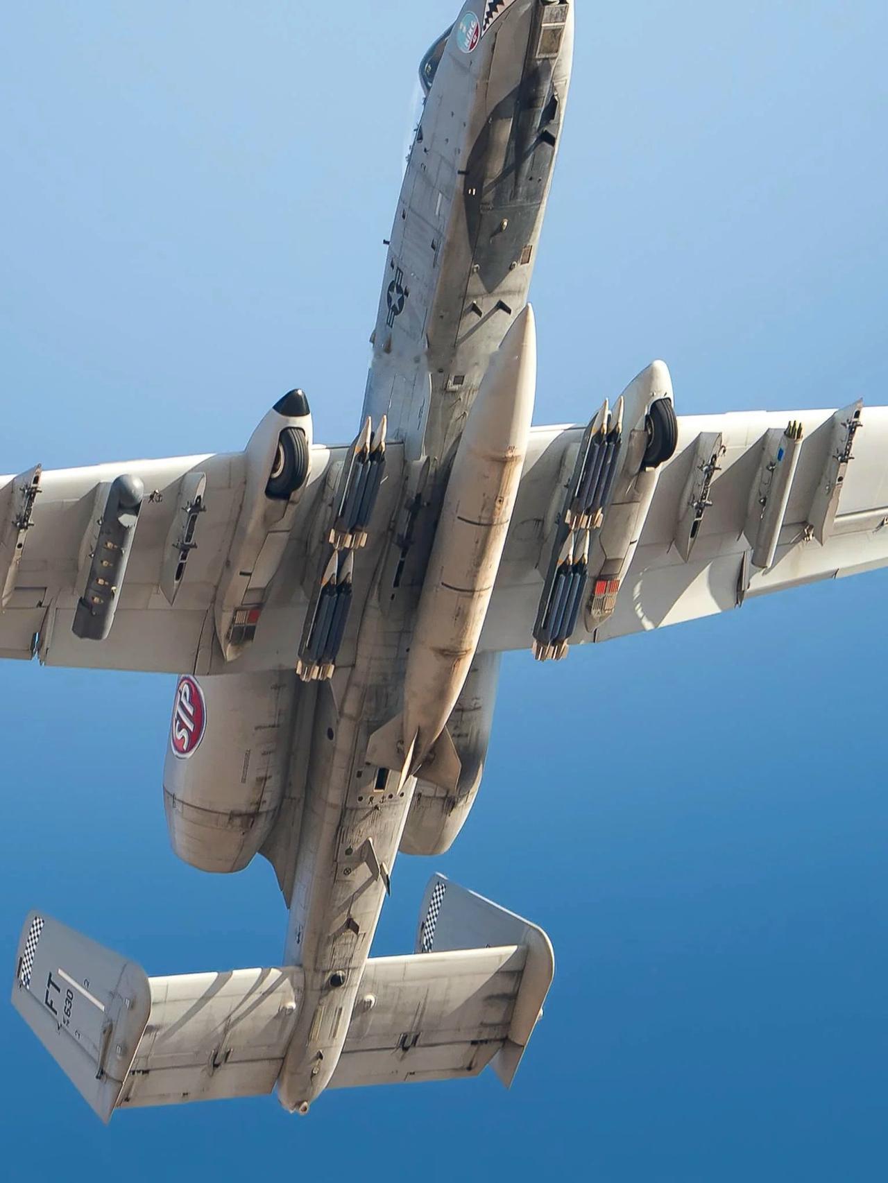 A-10还是B-10？“疣猪”攻击机原本并非设计为防区外打击飞机，但SDB
