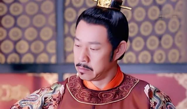 公元642年，23岁的太子李承乾持刀闯进大殿，对着父亲李世民就一刀砍去。手起刀落