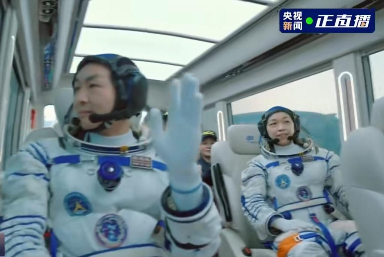 ☁没有车牌号，神舟二十三号航天员出征座驾与众不同，八字标语取代常规车牌震撼