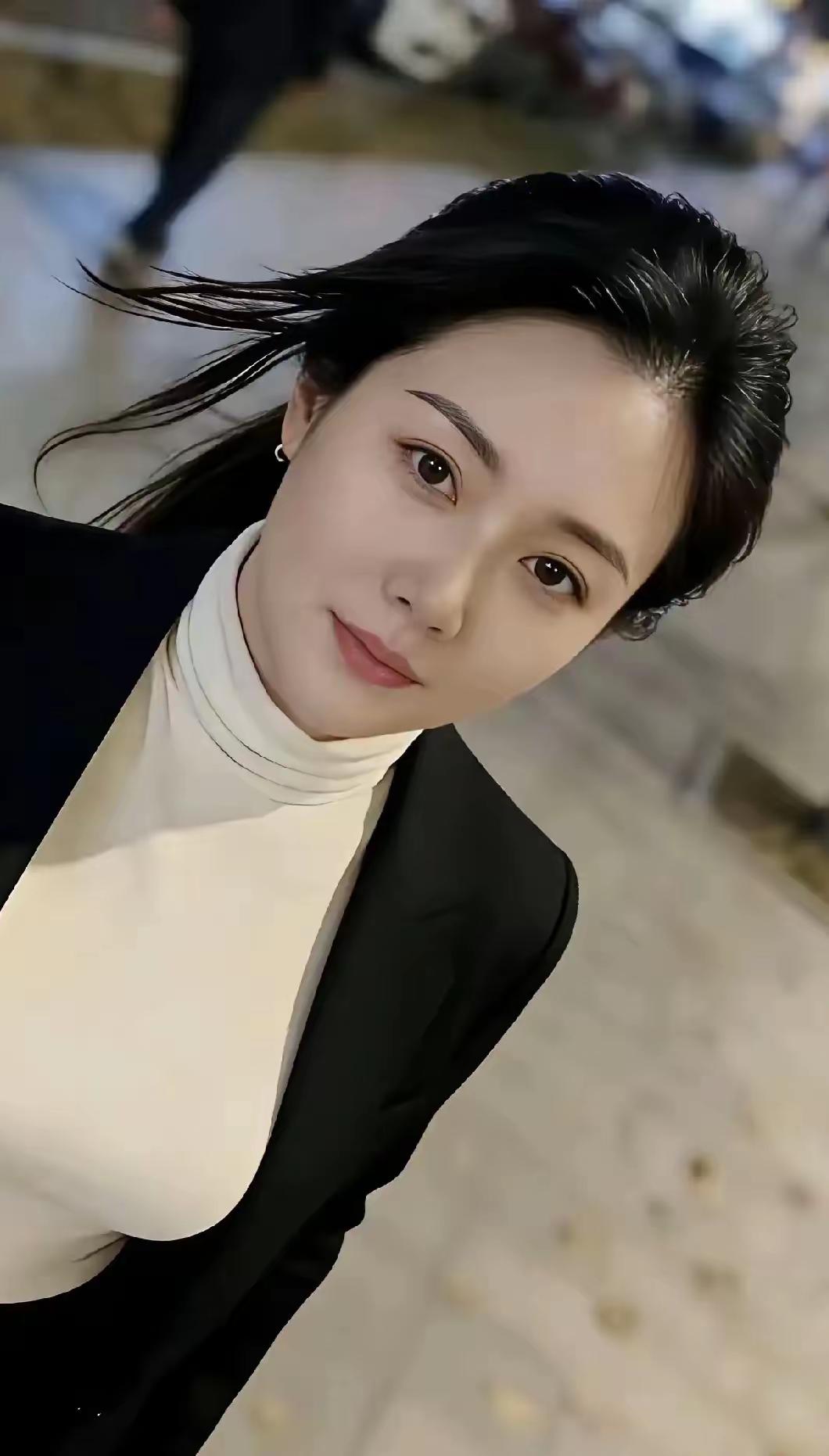 幸福感美美的少妇