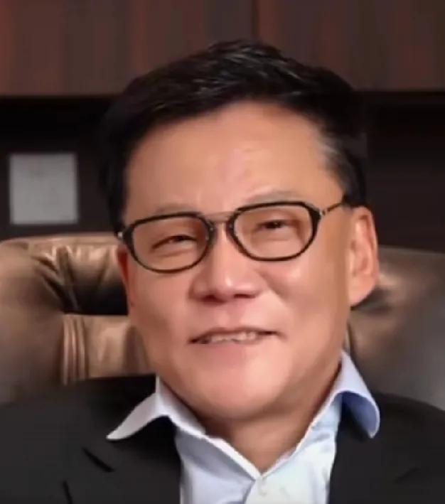网上都一致的的支持京东，就能看出王兴的美团多不得人心。美团心太黑了，即赚了商家