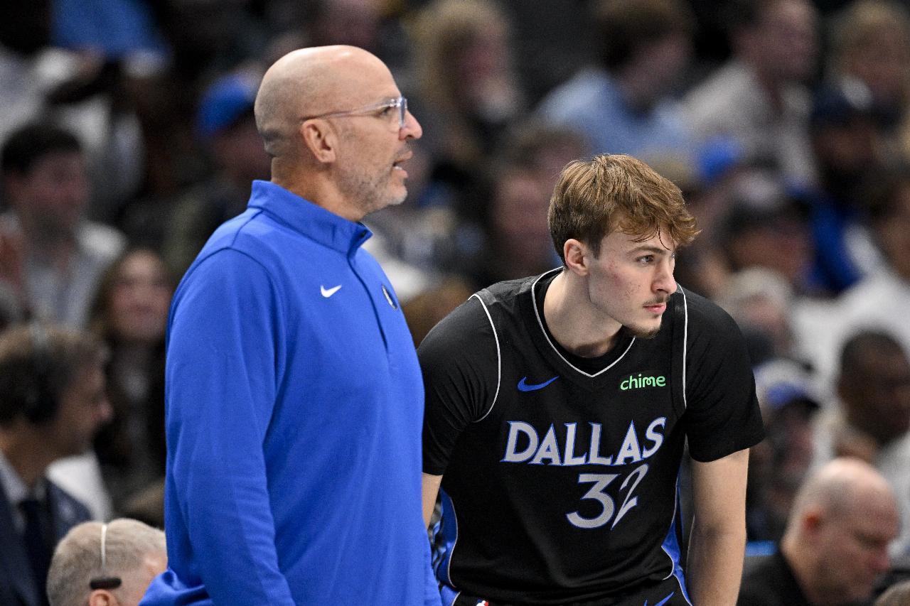 谈及弗拉格赛季初期被安排打控卫，雄鹿主帅老里弗斯说道：“在我个人看来，基德这么做