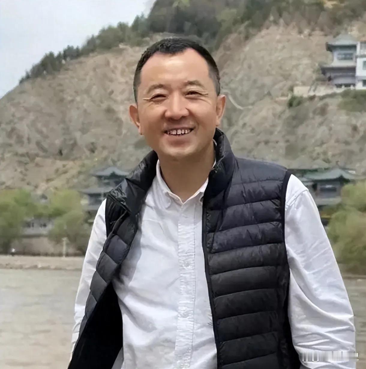 陈行甲是一个狠人，一下子将87个贪官装进监狱，这样的反腐败大戏，没有一点狠劲是做
