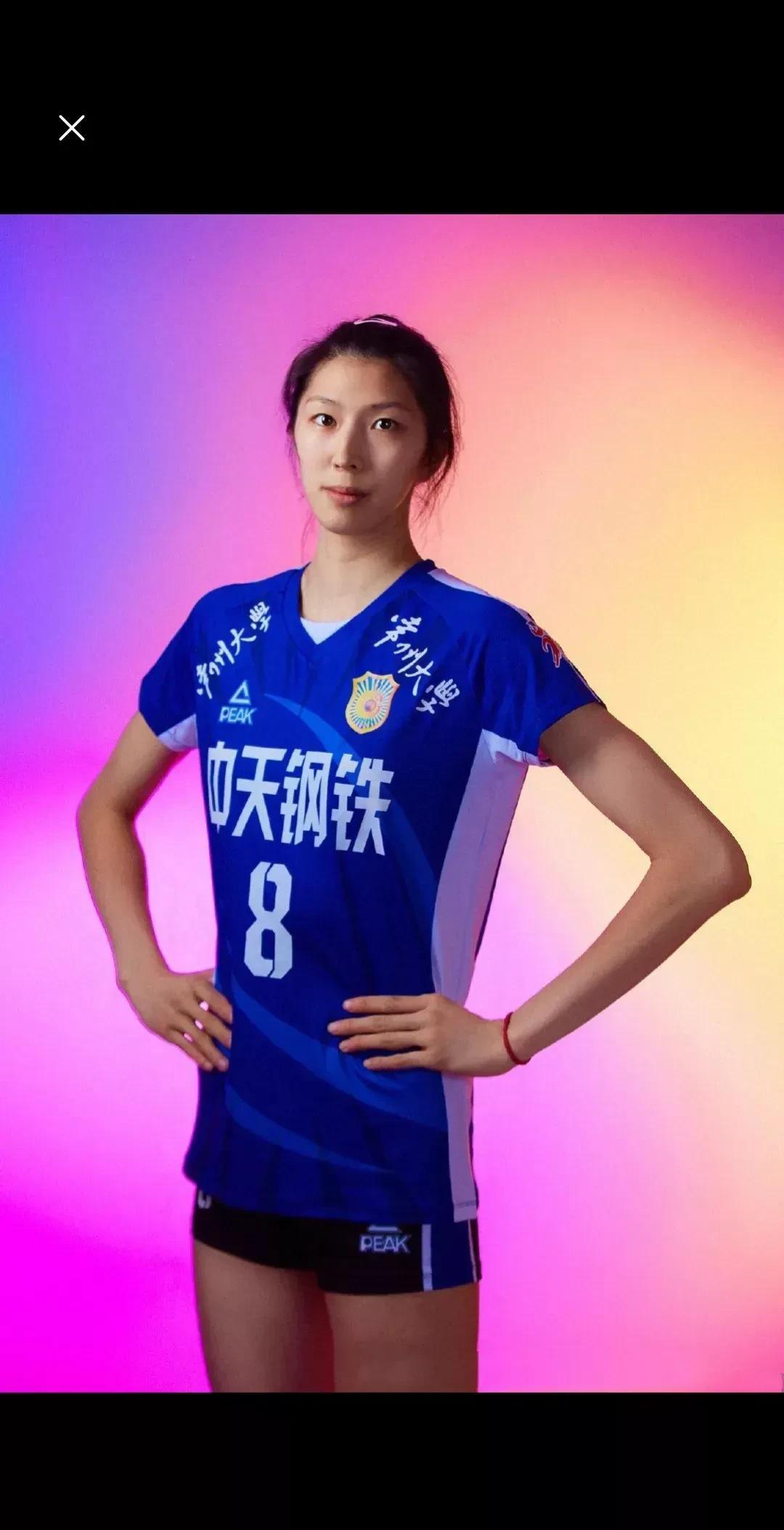 中国女排教练赵勇有大格局，现在的每场球都很有锻炼价值，每一场队员都有进步。世联