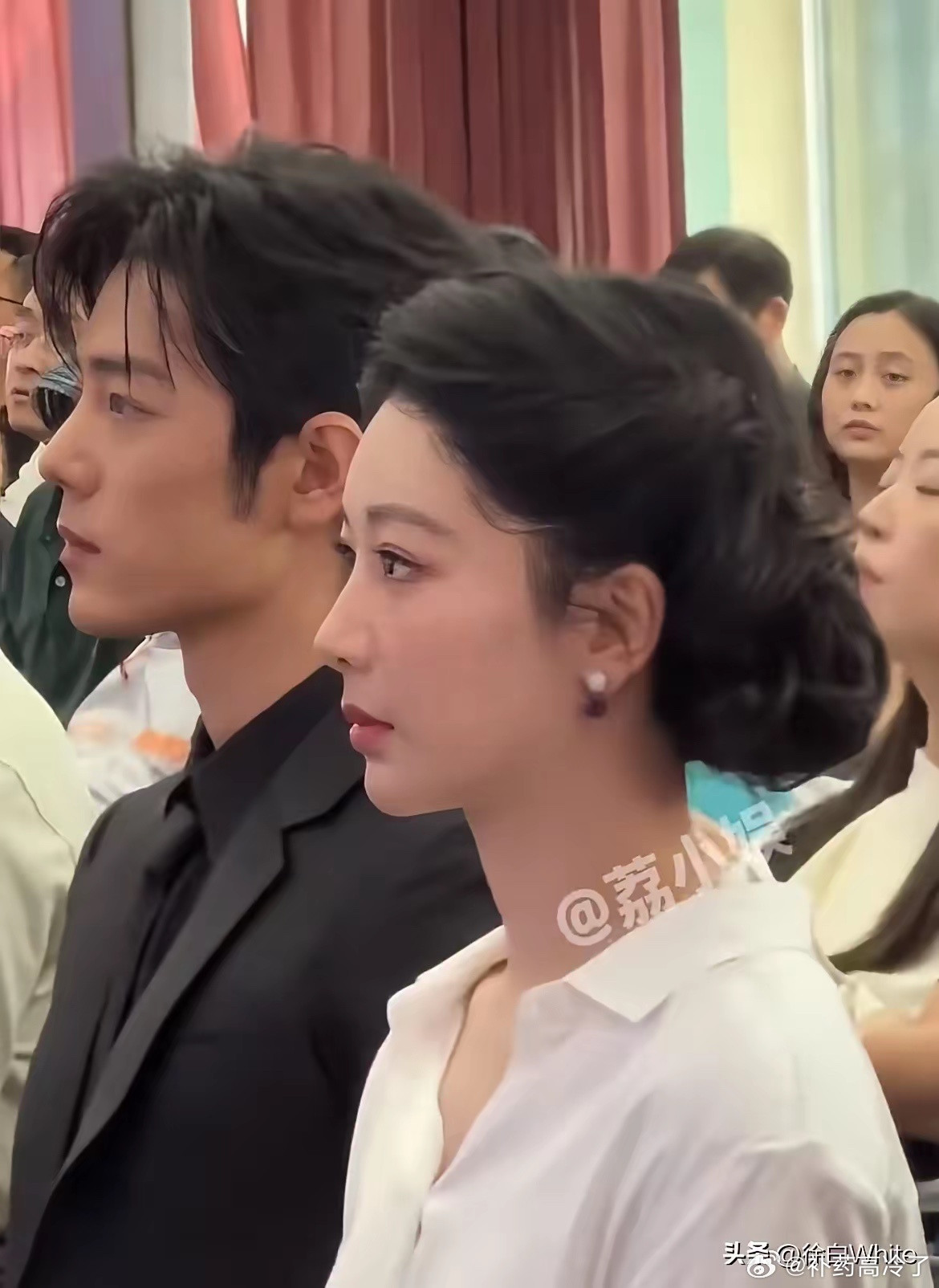 肖战杨紫，时隔多年久违同框，肖战气质一如既往，杨紫沉稳了很多