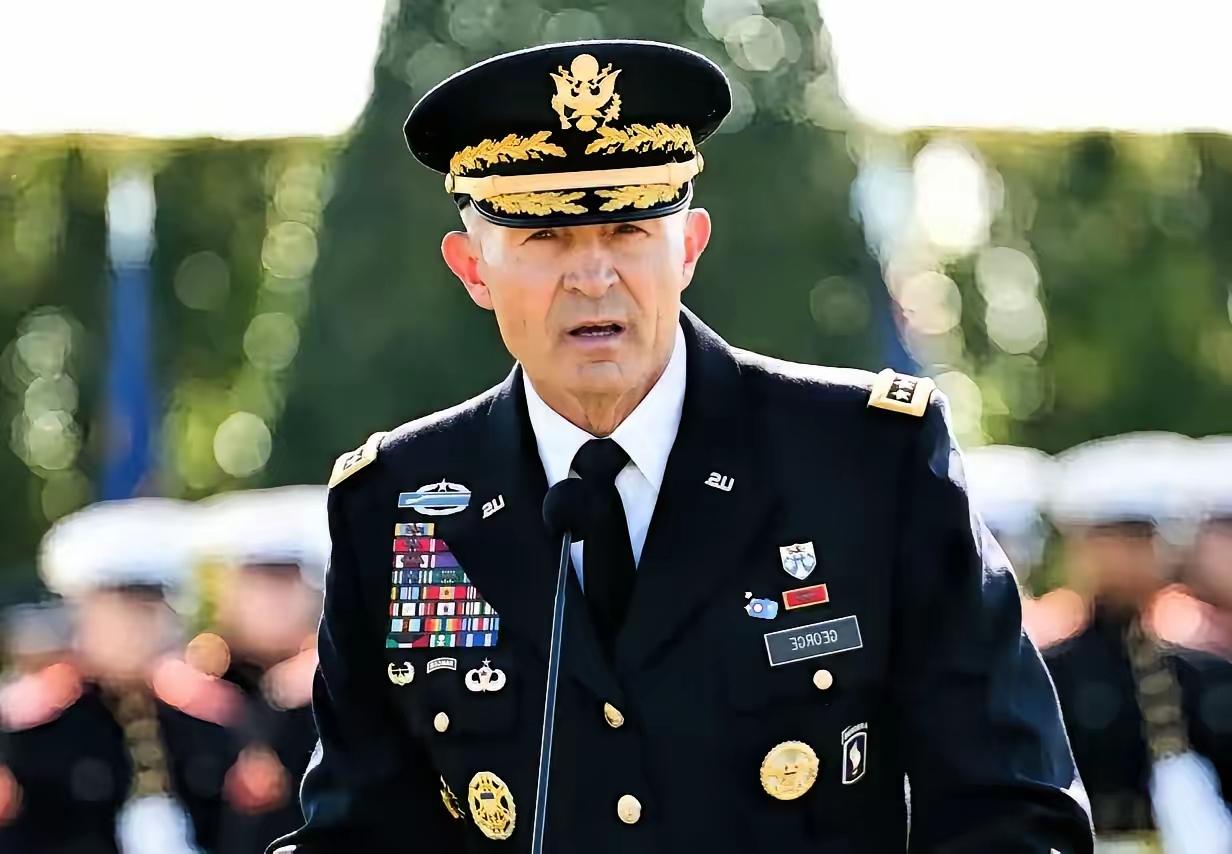美国陆军参谋长宣布辞职一小时后就开炮，直言“一个疯子将带领伟大的美国军队走向毁灭