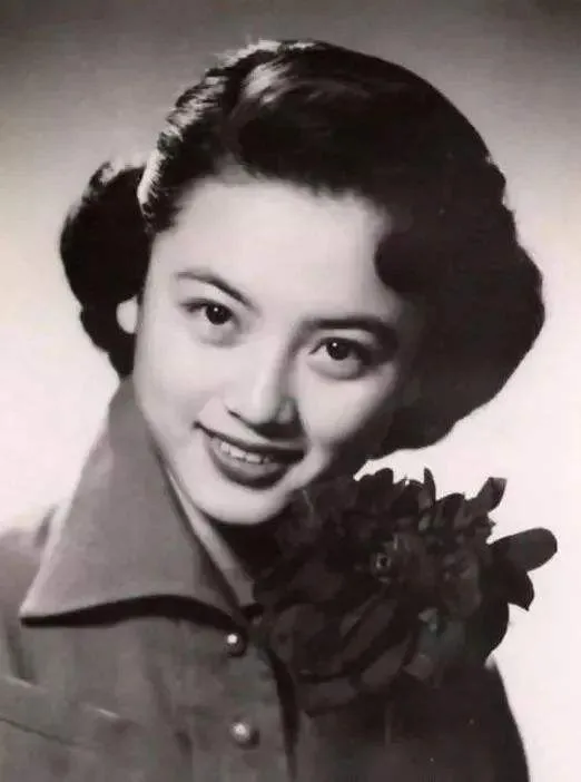 1931年，民国名媛唐瑛和宋子文的婚事遭到父亲的强烈反对。唐瑛哭着把宋子文写的2