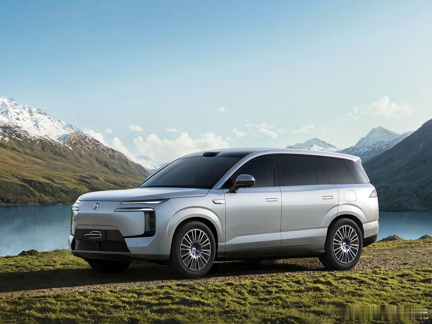 大六座SUV的市场变得非常拥挤，近期一堆车在路上。除了刚上市的腾势N8L，还有奇