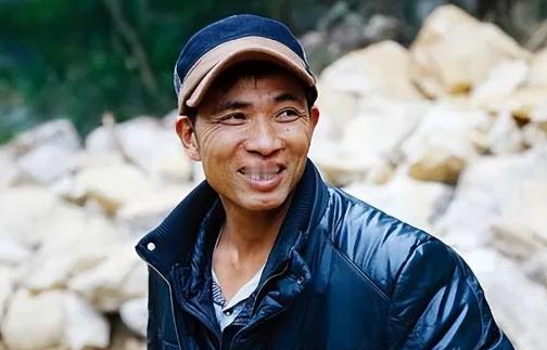 2014年，来自广西的黄元峰被查出肝癌中晚期，可黄元峰却选择放弃治疗，并将17万