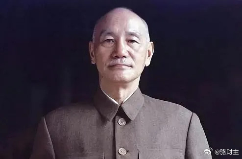 蒋介石一生只喝白开水、烟酒茶一概不碰，背后并非单纯养生，而是多重原因叠加的结果。