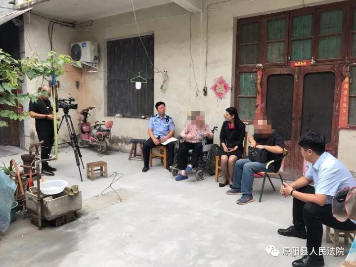 我院执行局通过邀请河南电视台百姓栏目金牌调解员何玲参与调解