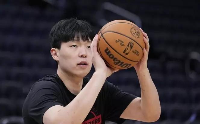 12月4日，开拓者客场以122比110战胜骑士。此役，由于开拓者内线球员罗伯特·