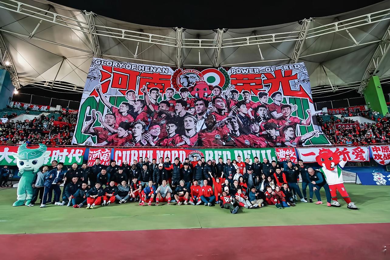 随着史成龙时隔三年重披战甲，河南酒祖杜康2025赛季中超联赛出场球员定格为27人