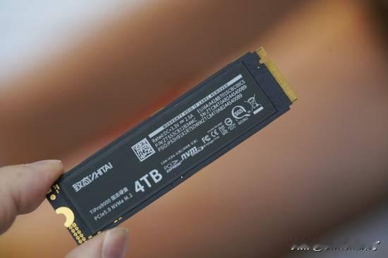 据报道，中国最大NAND闪存制造商长江存储，计划在今年即将完工的一座晶圆厂基础上