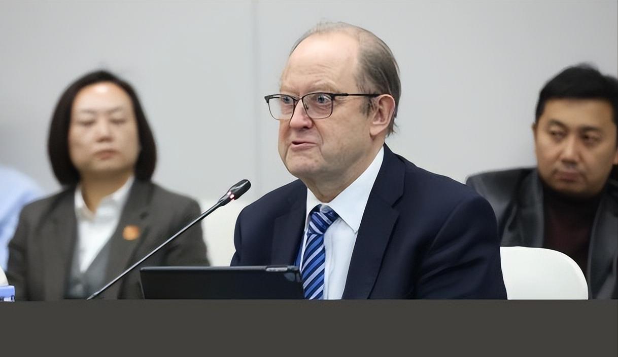 中美“必有一战”？英国专家捅破窗户纸：美国早想“核平”中国，只是怕打不赢……