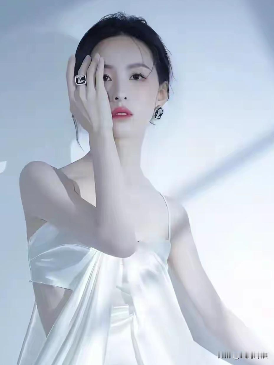 导演如此评价陈都灵！导演说陈都灵灵动明媚灵感特佳演技上乘适应性强陈