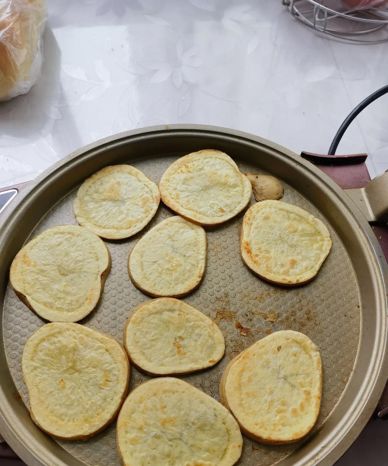 甘肃人下雨天的绝配，制作简单，美味无比！这几天，兰州阴雨连绵，从小雨到中雨，从中