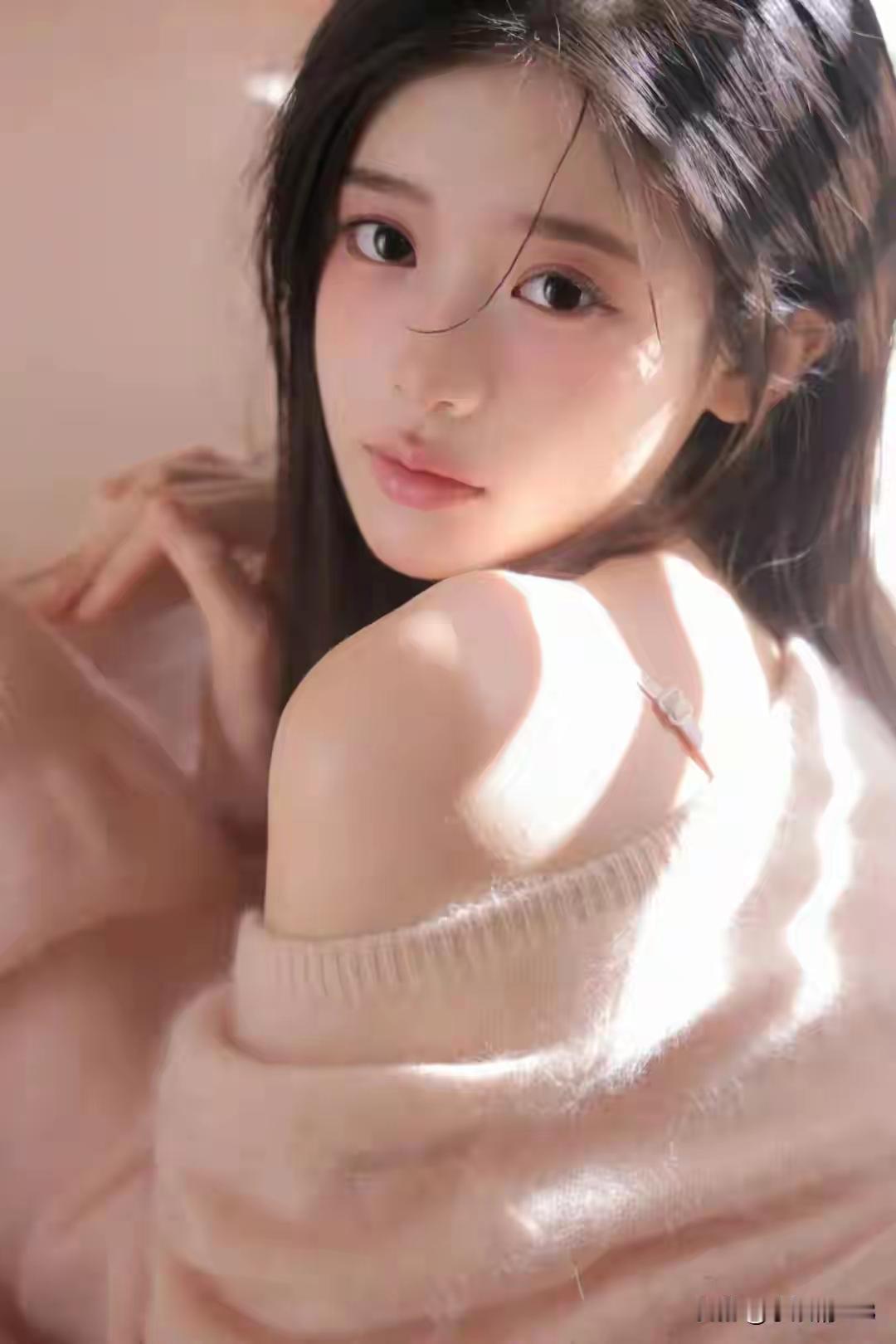 阳光洒落，少女柔美的侧颜，温暖而迷人。人像摄影如何抓拍最美瞬间?成年人心累的时