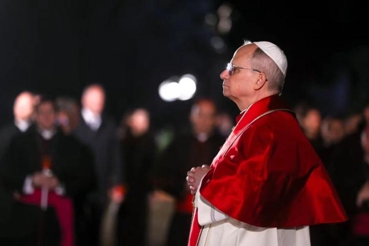 信仰对决强权！美国教皇硬刚特朗普，中东和平迎来终极博弈。首位美国籍教皇利