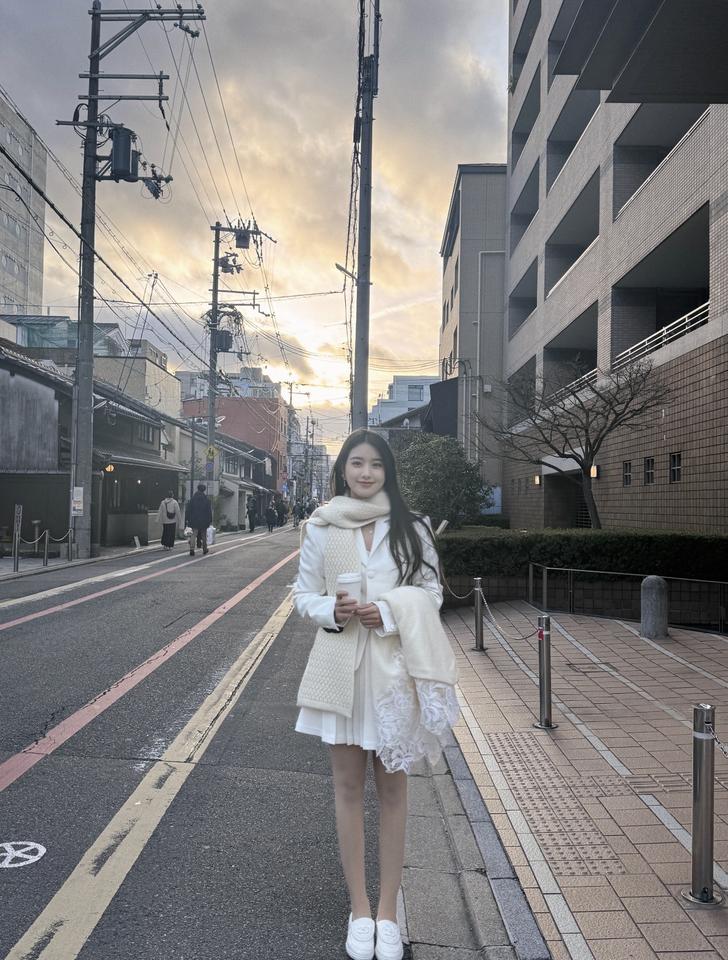 什么样的美人算是东方美人东方美人是“含蓄内敛，气韵生动”的。她们骨相“耐看”，面