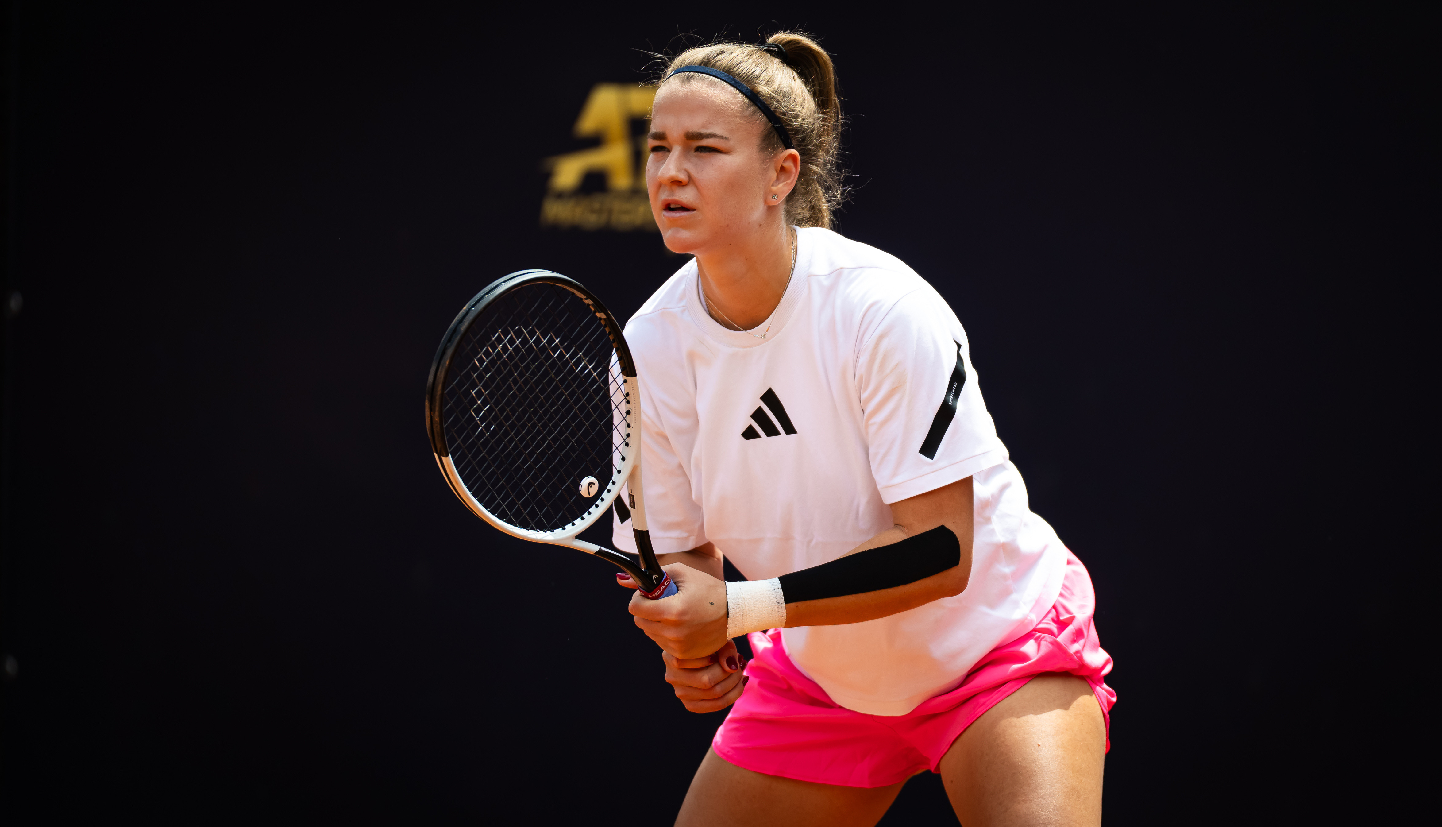 退赛消息🎙穆霍娃因腕伤退出WTA1000罗马站，她的签位将由幸运落败者西格蒙德