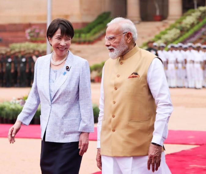7月3日，刚结束印度之行的日本首相高市早苗，专机过境申请被中方批准。消息一