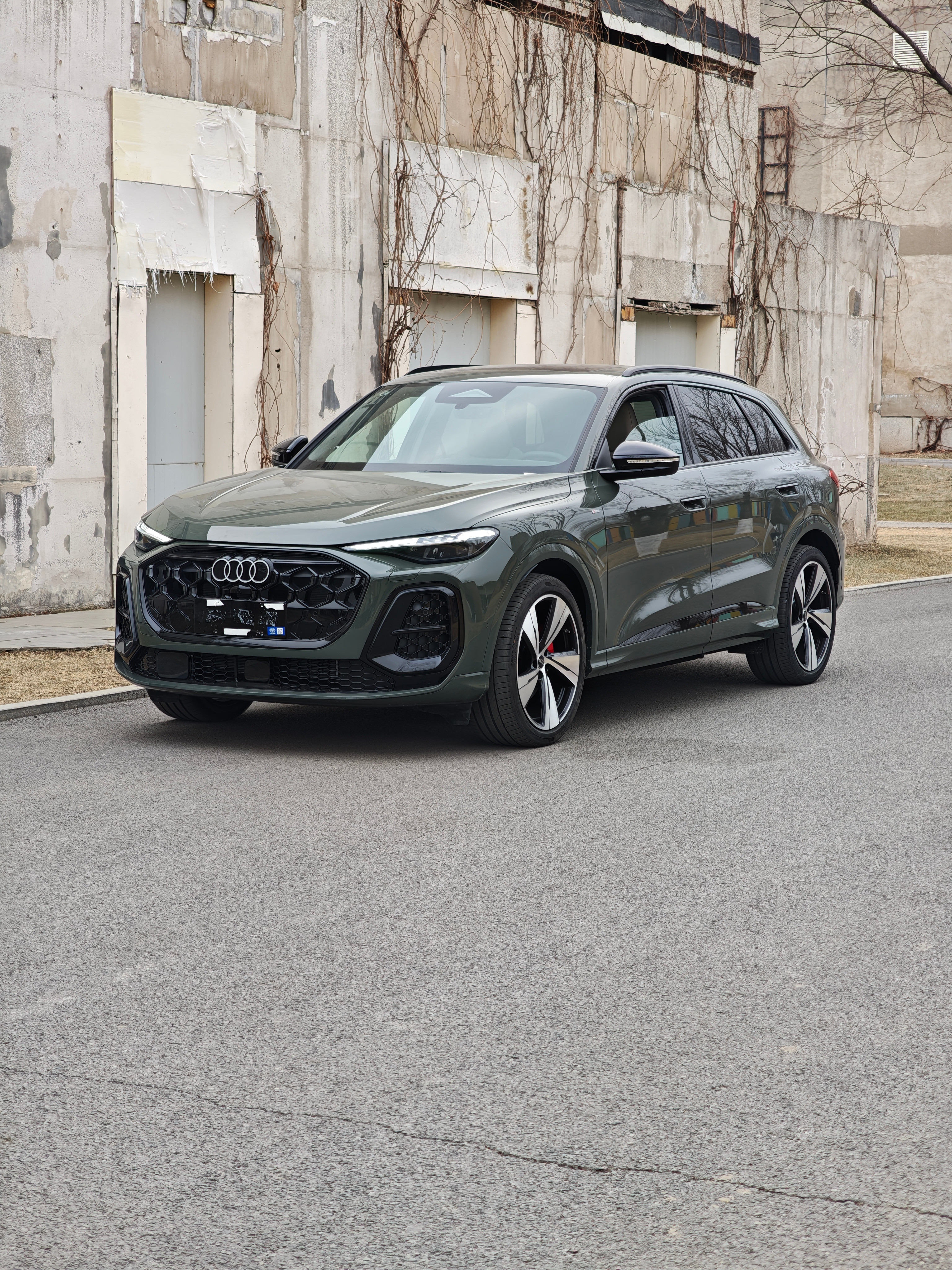 这台全新奥迪Q5L，38万的大顶配底盘质感比老款Q5L进步很多，同样出自PPC平