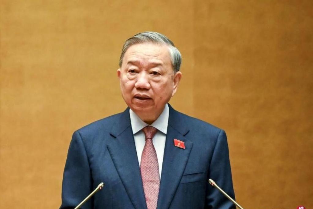访问结束！苏林携夫人坐火车回国，租了10架C909走了4月17日，越共中央总