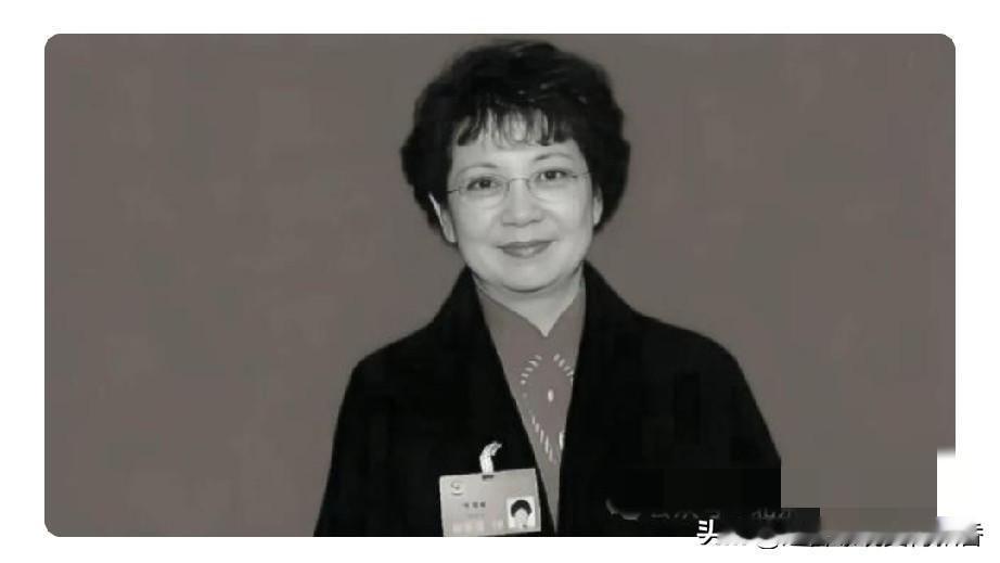 著名京剧表演艺术家李维康老师于昨天去世，享年79岁，她是一位非常出色的京剧大家，