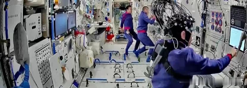 太空双节不休假！神二十三乘组在轨攻坚脑科学实验，揭秘失重环境下人脑如何高效工作