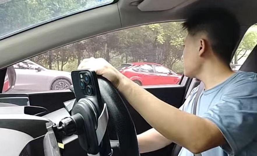 广州做网约车的朋友，遇到这种乘客你又怎么处理？我曾遇到过上车后三个大人，发现还