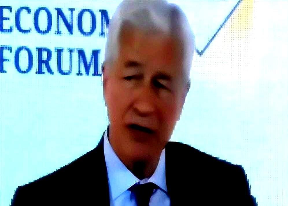 6月1日，美国记者问摩根大通CEO戴蒙：“中国怕不怕制裁？”没想到，这位金融大佬