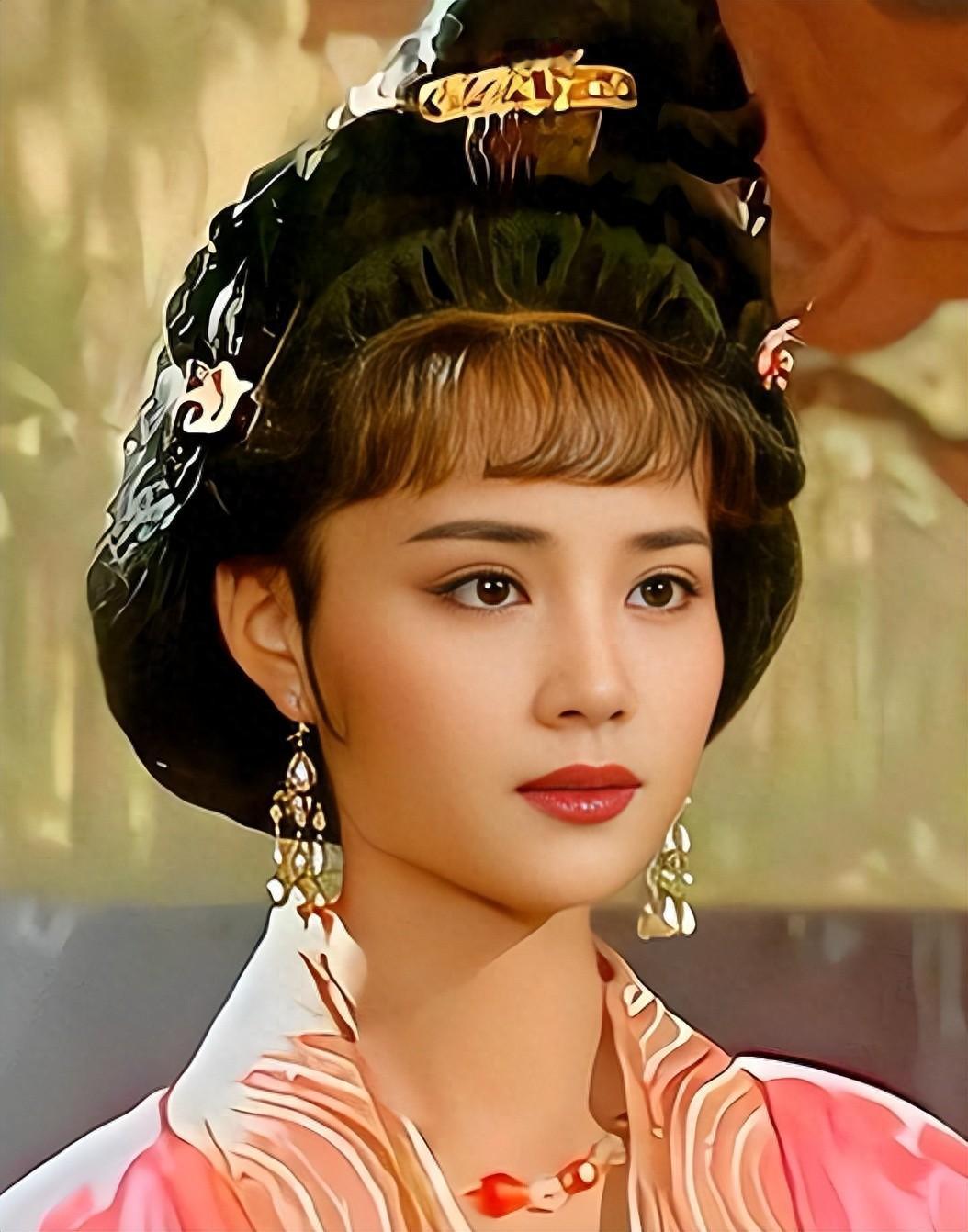 上官婉儿出生的那年，她们家就被武则天给灭了，起因是李治想废掉有点飘了的武则天皇后