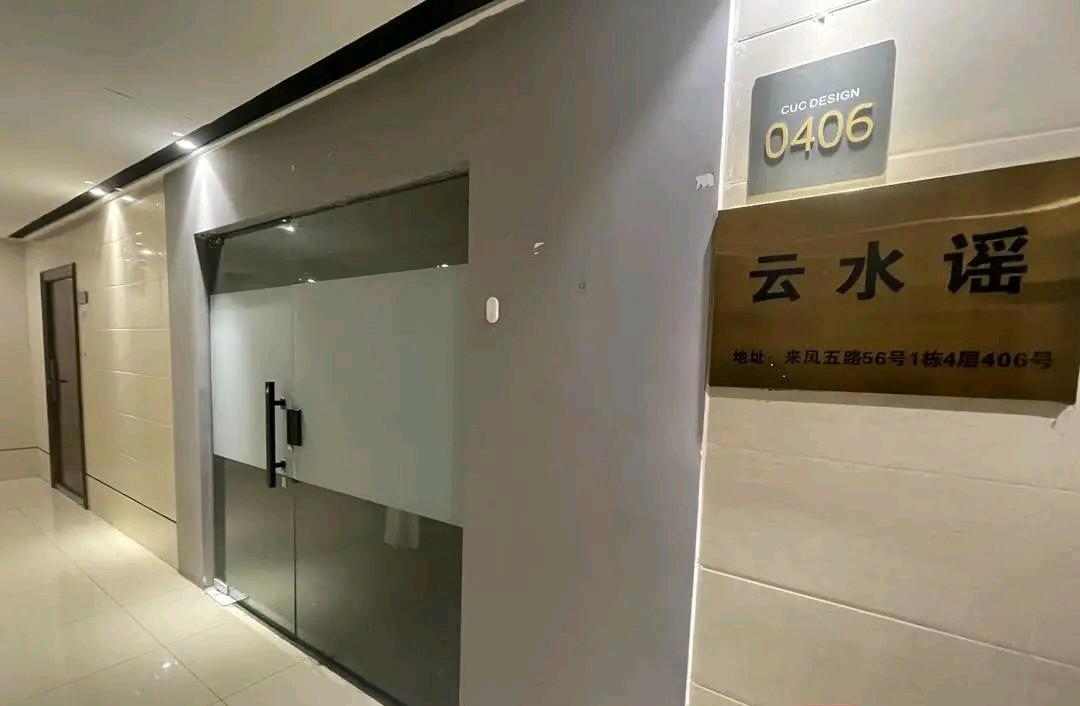 成都私人影院被曝涉“有偿陪侍”，除了看电影，客人还可以将服务员带走过夜。现在