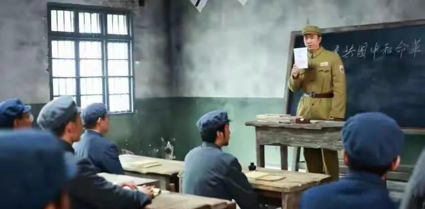 1975年，已经82岁高龄的毛主席，突然问身边的人，“功德林里还有国民党战犯吗？