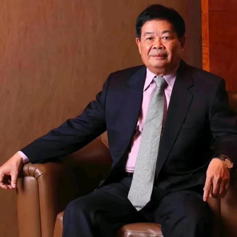 大家难道没发现，曹德旺体面卸任聪明得可怕吗？他的安排，很多人一辈子都学不会。