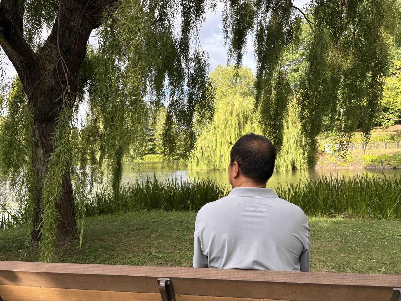 有权力就能任性？人性何在？我对支持女孩的人觉得不可理喻！8月18日，两名女孩
