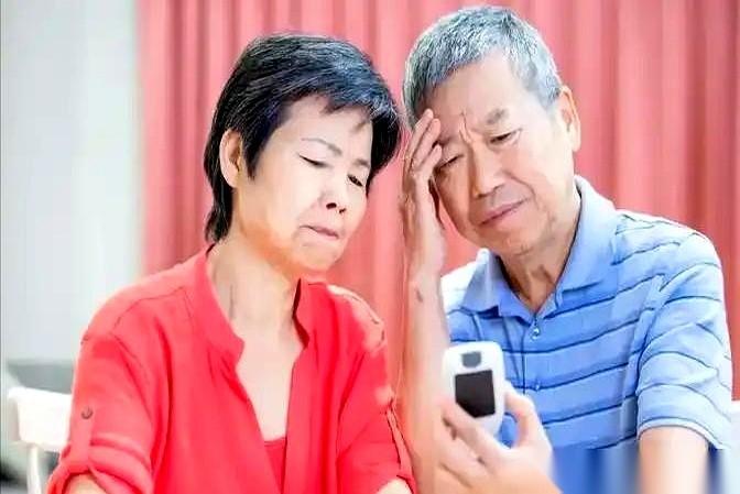 你每多扒拉一口精米饭，多灌一杯奶茶，你身体里那个叫“胰岛”的小工厂，就得玩命加班