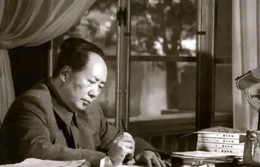 1976年夏天，78岁的杨开智非常想见见病中的毛主席，他从湖南赶到北京，毛主席得