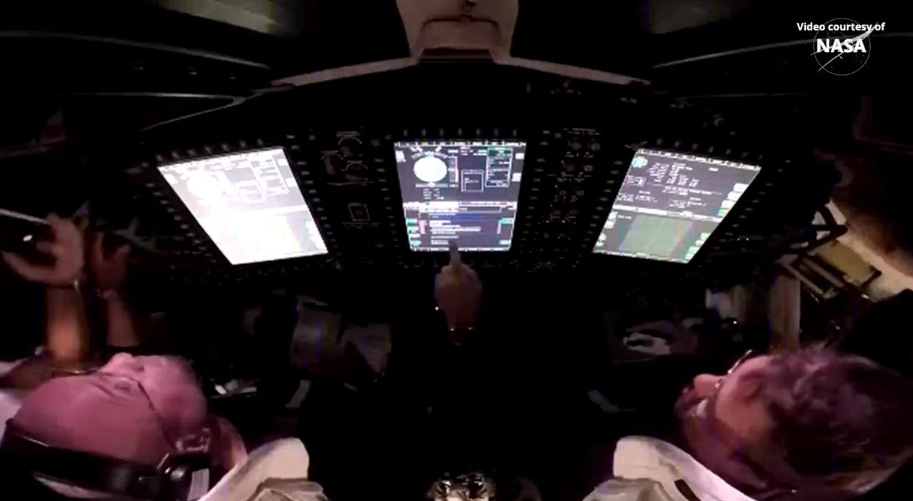 四名宇航员，在猎户座飞船的内景公开了，图1图2，看看像不像？阿尔忒弥斯2号发