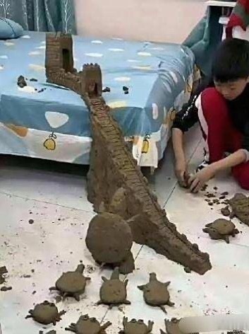 假如是你的孩子，打还是让他继续造。​​​