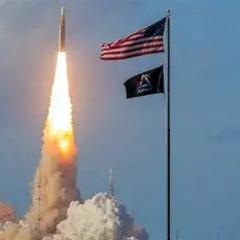 据国家报报道，奥赖恩号飞船在驶向月球的30小时后，四名乘员竟在太空中公开承认内心