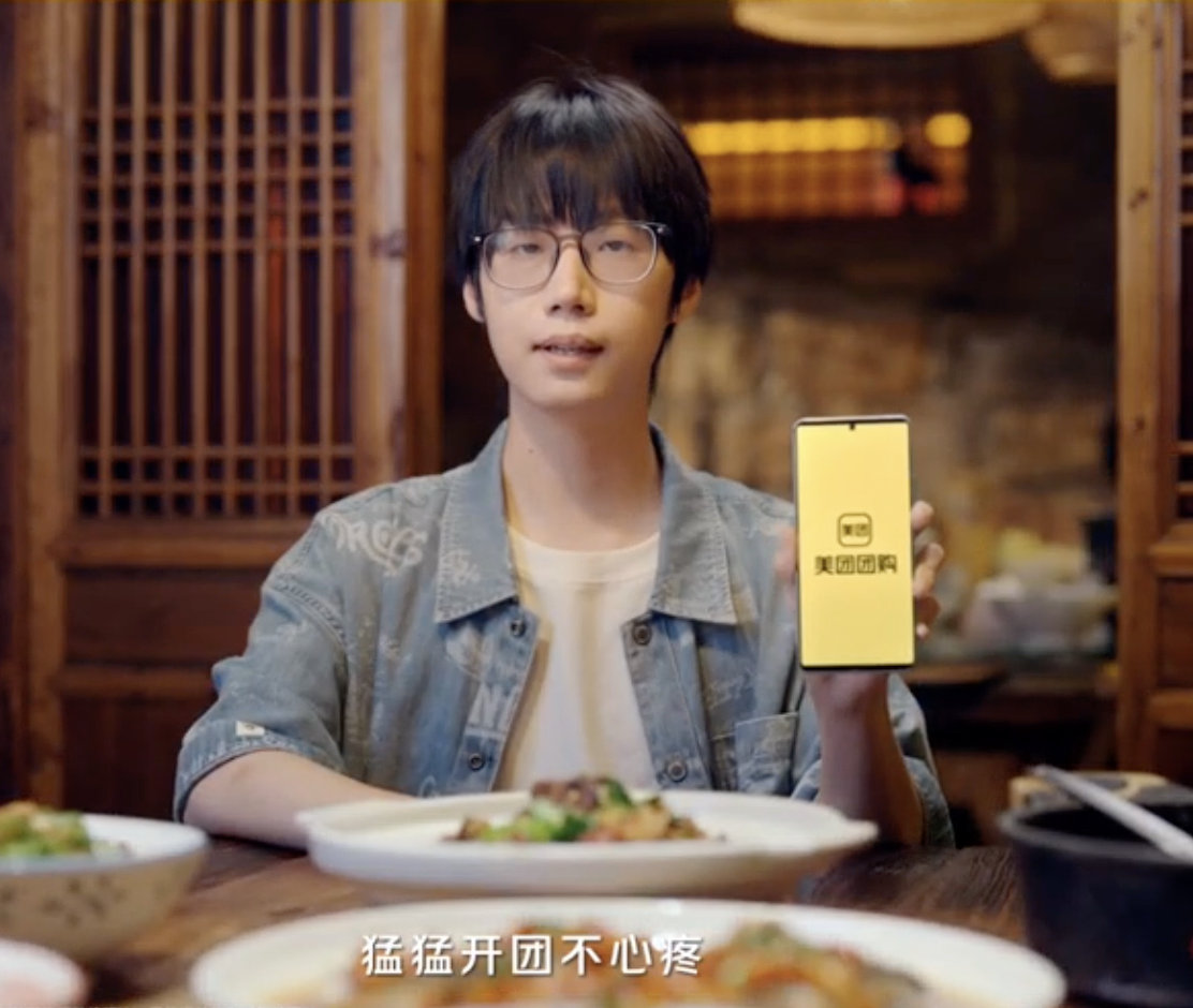 暖阳你咋这么萌！毫无感情的干饭人啊哈哈哈，极品饭灵根出现在发力了！表面呆呆萌，游