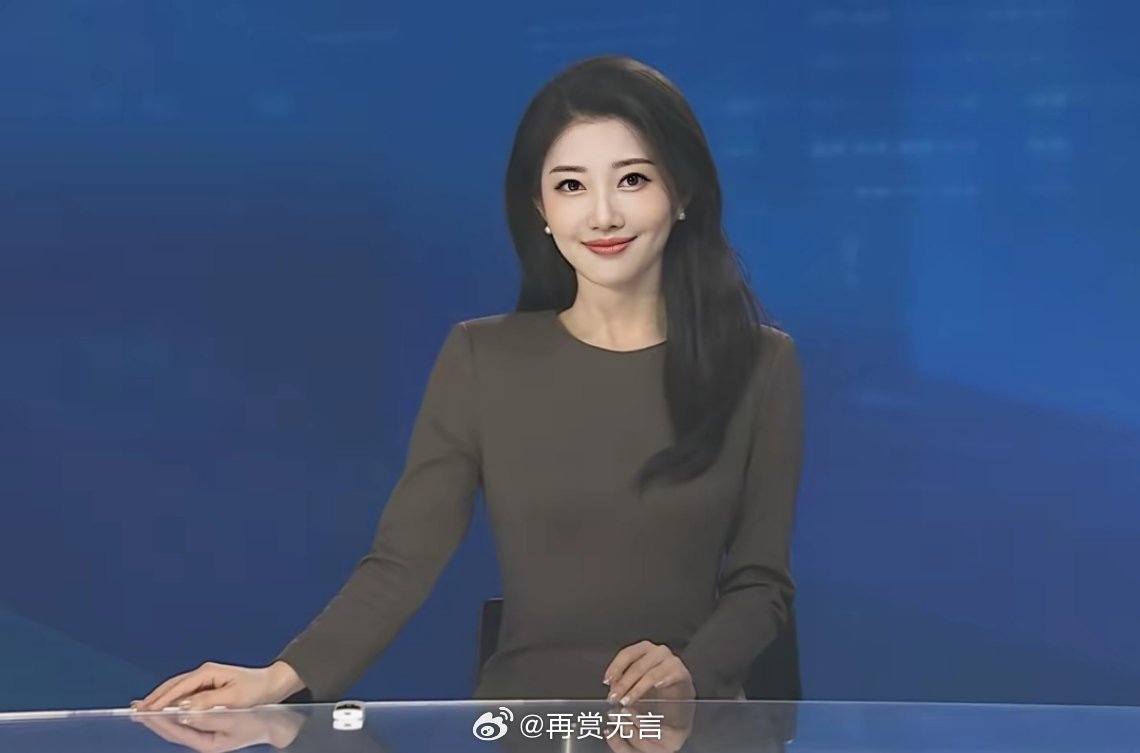女主持人完美诠释：穿衣显瘦，脱衣有肉。