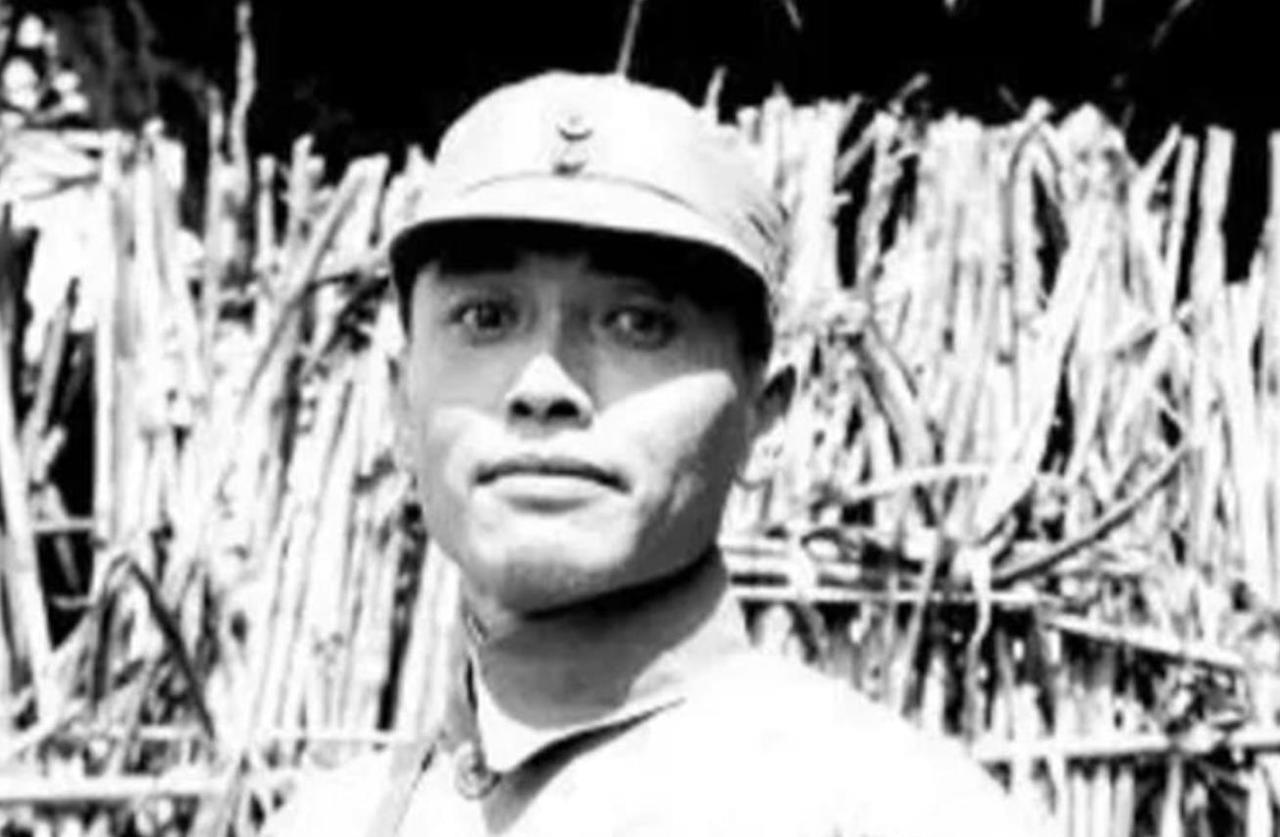 1949年春，国民党华北“剿总”中将高参池峰城率部起义，促成了北平的和平解放。谁