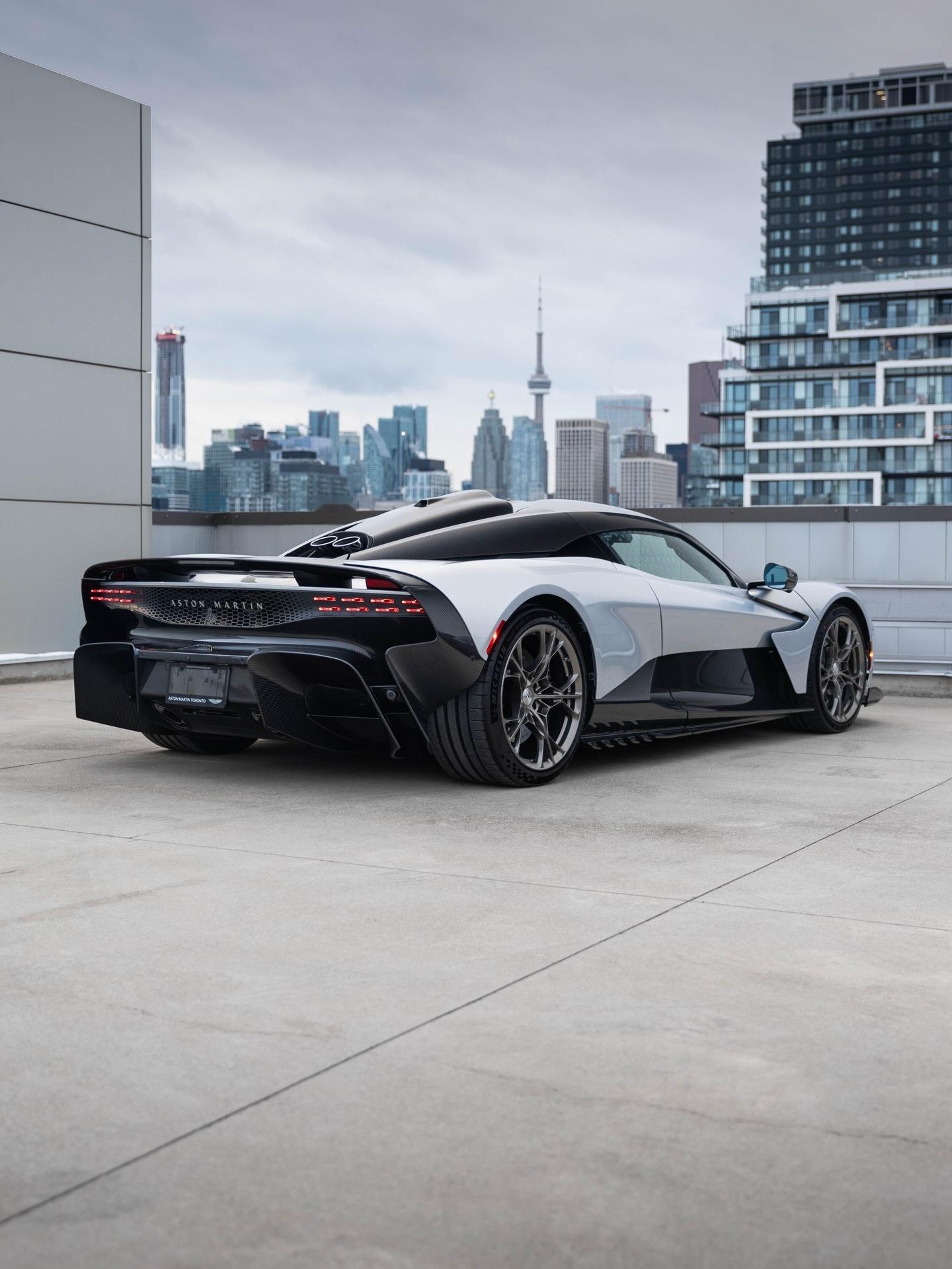 对于阿斯顿·马丁多伦多来说，这是一个里程碑时刻。首台Valhalla交付，在加拿