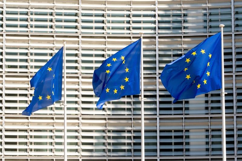 匈牙利外长直言美国对欧盟构成威胁，这可不是空穴来风。就说欧盟和美国公布的贸易协议